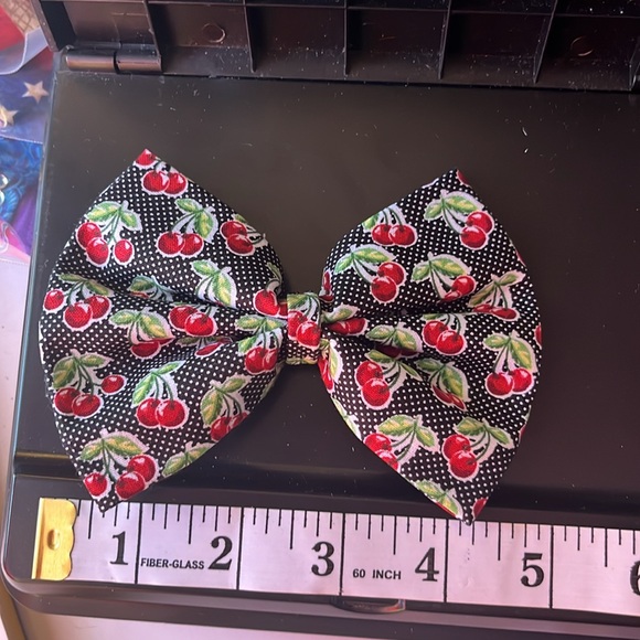 Cherries bow - Picture 3 of 4